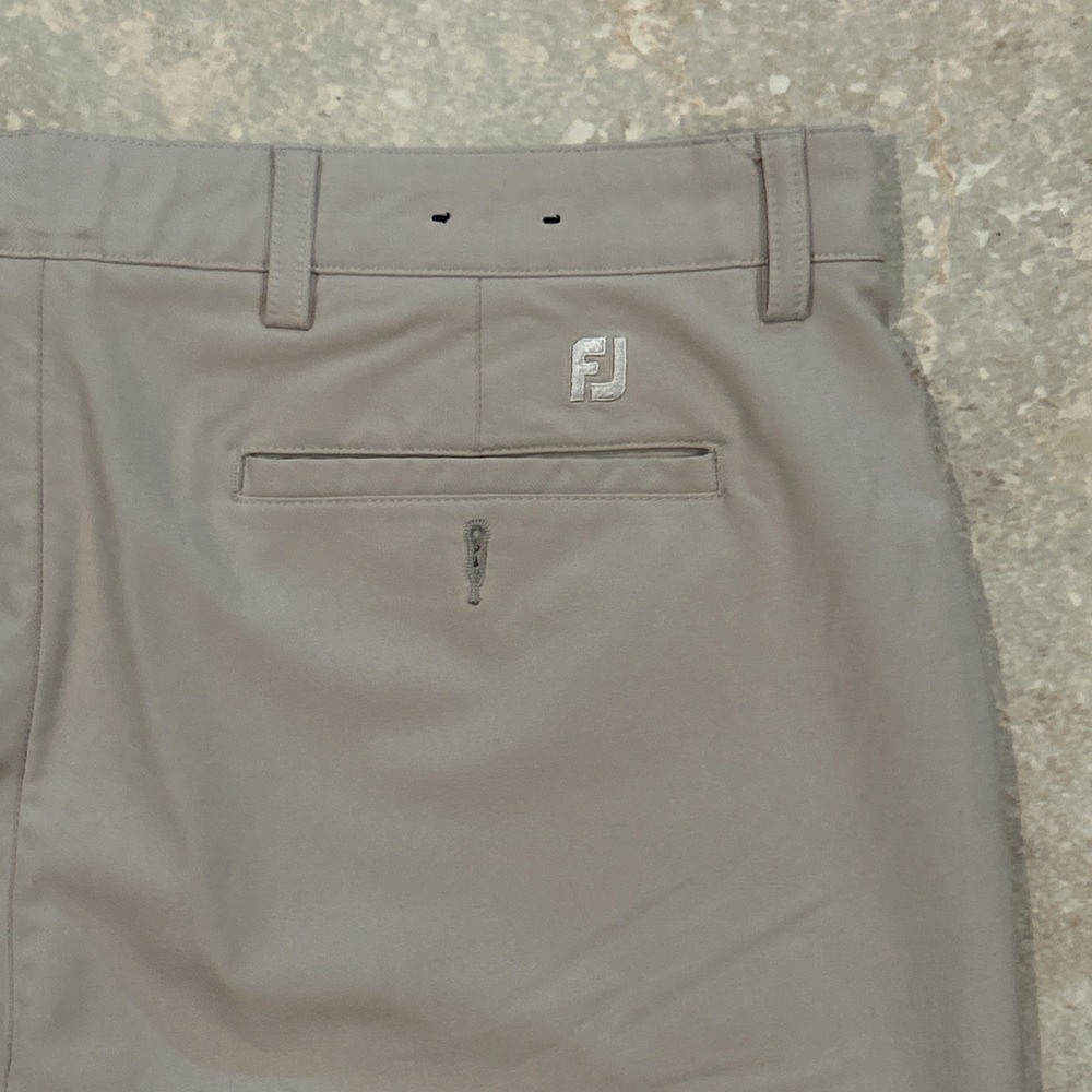 FootJoy Pace 10" Inseam Golf Short Men 38 Khaki Flat Front 4 Way Stretch Comfort